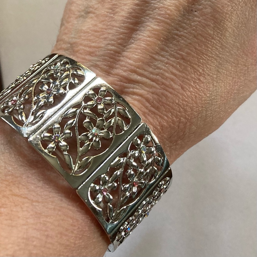 NEW Paparazzi Silver Stretch Bracelet